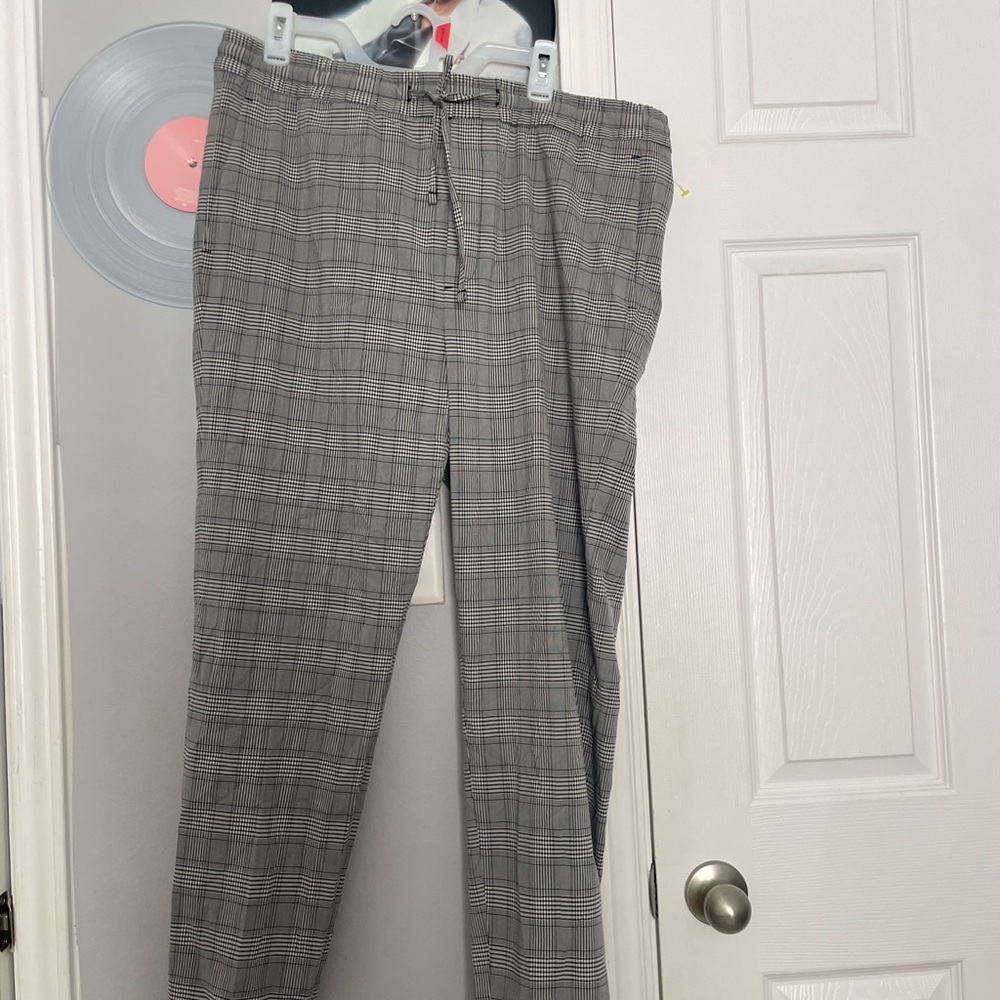 H&M Men's Elegant Gray Checkered Pants
